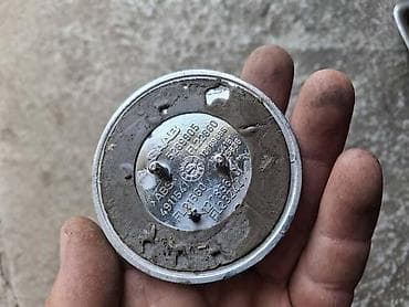 rikverc kamera za auto: ZNAK ZA SAAB 9-3, 9-5 | znak originalni sa slike, cena 2000 din — 3