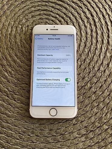 lil solid 2.0 crveno svjetlo: Iphone 7 rozi sa 32 gb memorije, otključan za sve mreže. Telefon je — 6