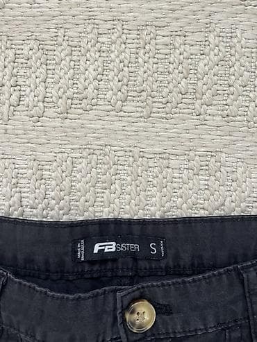 Skafanderi: Crne cargo pantalone FB Sister – veličina S - Model: cargo/jogger - — 2