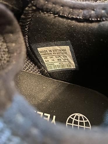 seno: Patike YEEZY– crne sportske/urbane sa pletenim gornjištem Broj 45 — 5