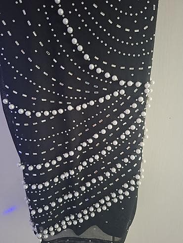 Crna mini haljina sa perlama i kristalima – „NEW COLLECTION“, veličina — 3