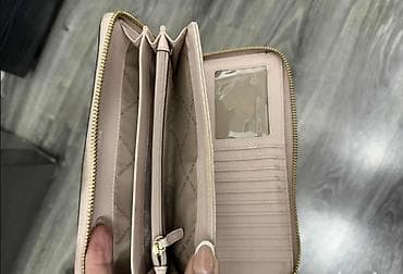 dudlin novcanici: Michael Kors original novčanik. Korišćen je i ponegde zaprljan na onom — 6