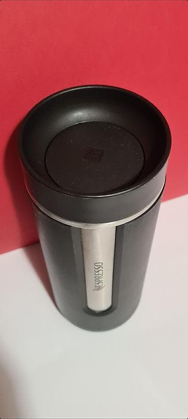 Sobne biljke: Nespresso Nomad termo putna šolja u crnoj boji.  Predmet nije nov, ali — 3