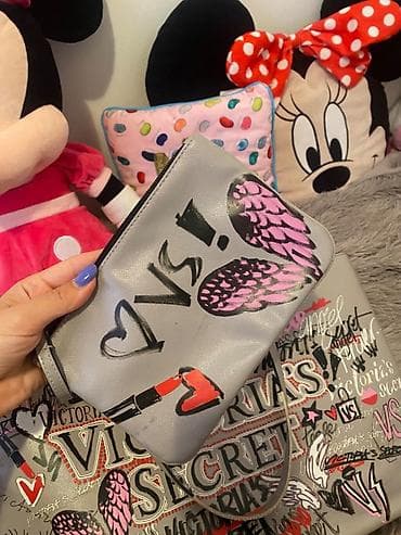 Victoria’s secrey oroginal kozna torba plus manja pismo 3000 din plus