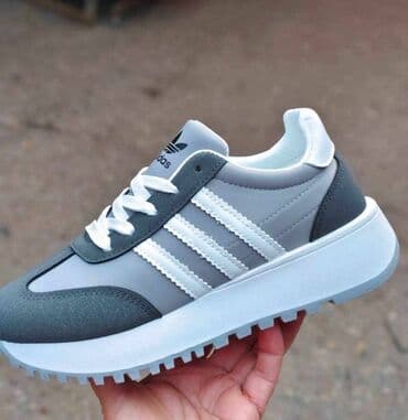 replay is more patike: Adidas, color - Grey — 1