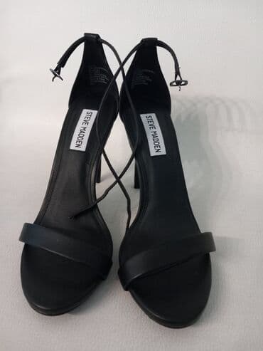 c a papuce: Sandals, Steve Madden, 38 — 1