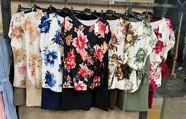 pull and bear torbice: Fa, Ženske bluze sa cvetnim printom - Model: kratki rukavi, okrugli — 1