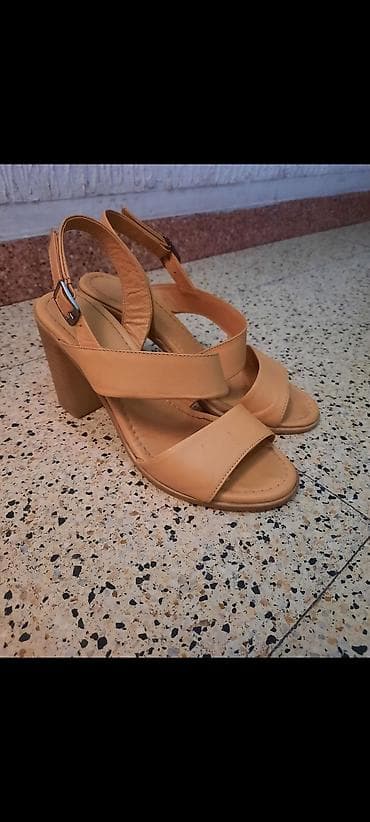 sandale na prst: Ženske sandale sa blok potpeticom - Boja: svetlo bež/karamel - — 1