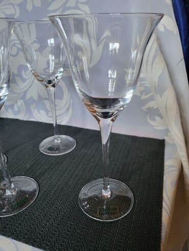 swarovski case za vino cena: Case nove za vino iz 2009g. Sve na casama odsjaj od svetla. Komada 6 — 7