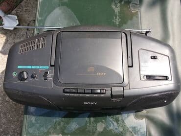 Audio: Sony cfd 9. cd i dek nerade, ostalo ispravno(pojacalo, radio — 8