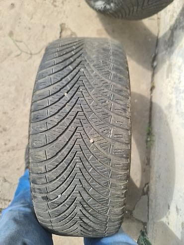 Automobili: Kumho Solus 4S HA32 – komplet od 2 gume - Dimenzije: 235/45 R18 98Y — 2