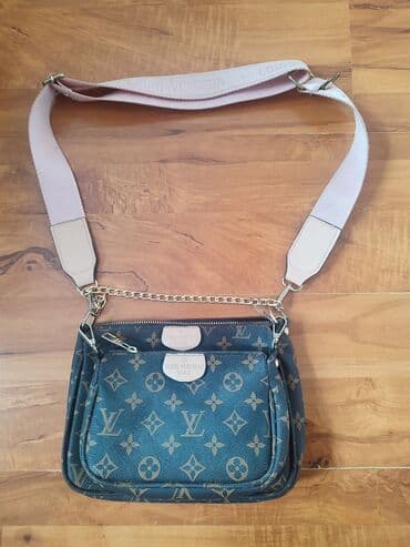 valentino crna torbica: Replika Louis Vuitton torbice, bez oštećenja, malo nošena, 900 rsd — 1