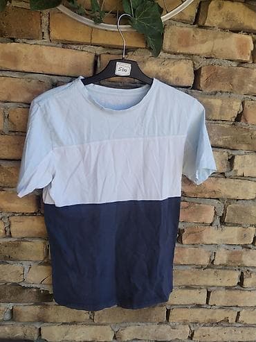 Dečačka majica kratkih rukava, veličina XS (14). Model sa tri na lalafo.rs Dečačka majica kratkih rukava, veličina XS (14). Model sa tri