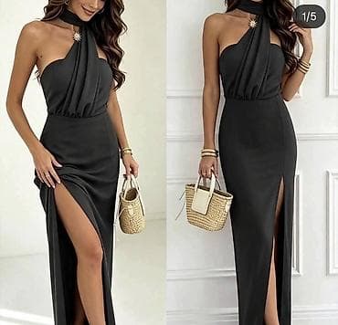 Haljina elegantna crna duga sa visokim šlicem. Model bez bretela sa na lalafo.rs Haljina elegantna crna duga sa visokim šlicem. Model bez bretela sa