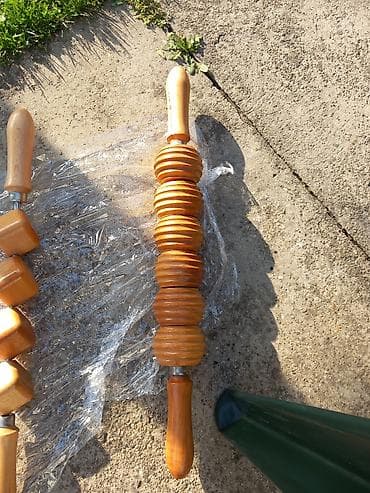 red bull frizider mini: Drvene ručne masažere – set Opis: - Dva masažera od lakiranog drveta — 2