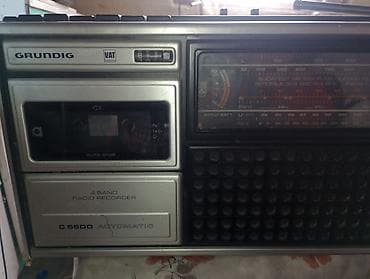 GRUNDIG C 5500 Automatic – četvoropojasni radio-kazetofon (4 Band