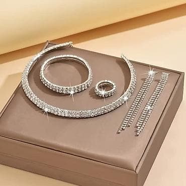 nakit s kristali: Svečani set nakita sa kristalima – više delova - Komplet se sastoji — 10