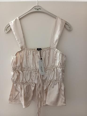 Topovi: Svileni top bez rukava u krem/bež nijansi - Materijal: glatka, sjajna — 2