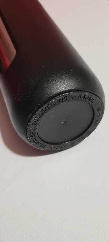 Sobne biljke: Nespresso Nomad termo putna šolja u crnoj boji.  Predmet nije nov, ali — 7