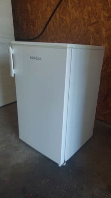 pica pec na plin: Mini frižider KONČAR – kompaktan, beli, jednokrilni model. Ključne — 3