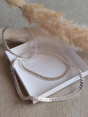 ćilibar nakit: Set nakita zig 925 Elegantni set od srebra 925, sastavljen od: - — 1
