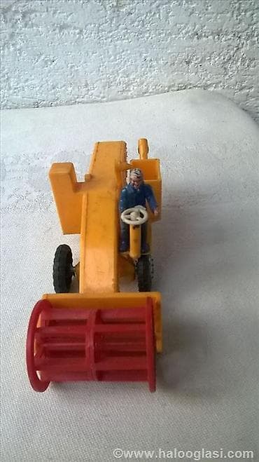 Ureznice: Blue Box Plastic kombajn Vintage 1960s Hong Kong Made 13 cm. ocuvan na lalafo.rs — 2 Ureznice: Blue Box Plastic kombajn Vintage 1960s Hong Kong Made 13 cm. ocuvan — 2