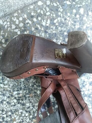 c a kombinezoni: Sandals, Bata, 39 — 4