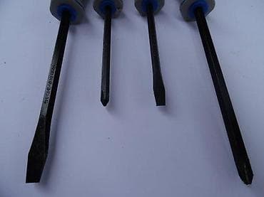 radapciger cena: Set odvijača – 4 dela - Tipovi: ravni i krstasti (Phillips) nastavci — 6