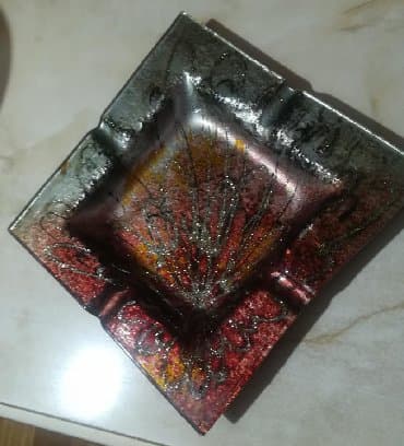 Pepeljara, bоја - Šareno