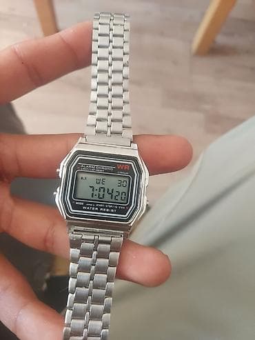 mk sat: Digitalni ručni sat – čelična narukvica - Klasičan pravougaoni — 1