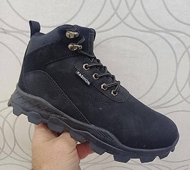 cipele br 41: Cena 3400 din. 39 i 41 — 1