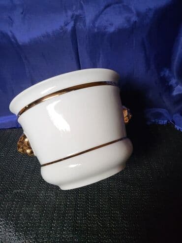 porcelanske solje za caj: Saksija nova Vohenstrauss J.Seltmann Bavaria. 1950g +. Porcelanska — 5