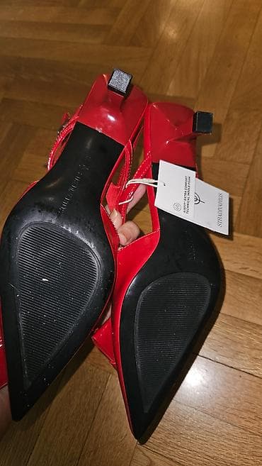 peti talas: Stradivarius crvene salonke/sandale sa otvorenom petom - Model — 7