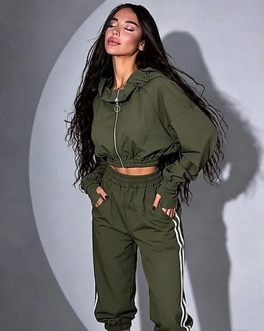 navigare odela: Zenski sportski komplet – jakna + pantalone
3500din
S M L — 3
