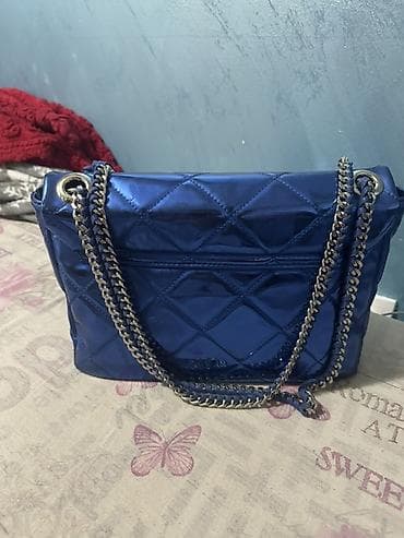nine west torba za laptop: Torba – sjajna plava, prošivena, sa lancem - Materijal: lak (sjajna — 2