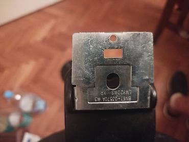 polovni ajfon 8: Stalak postolje za monitor.Dva postolja za neke manje monitore — 10