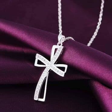 spavacice sa ogrtačem: Pendant necklace — 8