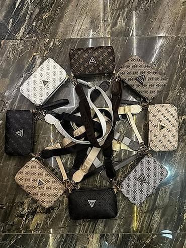 torbica od perlica: Kompaktne ženske crossbody torbice sa monogram printom - Model — 2