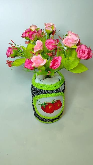 Prehrambeni proizvodi: Dekorativna aranžirana vaza sa veštačkim ružama - Ručno dekorisana — 3