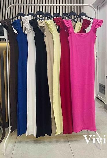 claire's beograd: Ženske letnje haljine s karnerima na ramenima

1500 din 
Duzina 130
Vi — 3