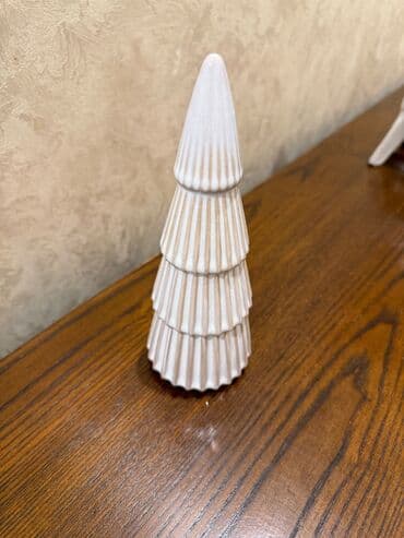 Ugaone garniture: Prodajem elki — 2