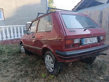 fratellis auto: Zastava Yugo, crvena boja, trovratni hečbek. Karakteristike i — 5