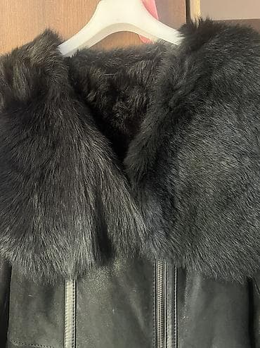 ugg crne: Monton kožni ocuvan 
Odgovara od S so L vel 
Prirodno krzno 
7000 — 1