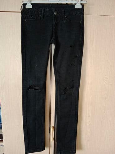 ps pantalone 2023: Mango jeans crne farmerke
 Veličina 34
kratko nošene
Cena 800 din — 1