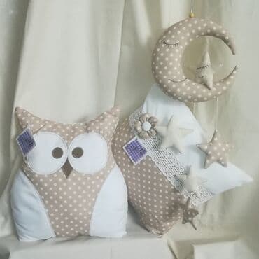 Trodelni set Set sadrži četvrtasto jastuče 32 x 32 cm, jastuče sova 32