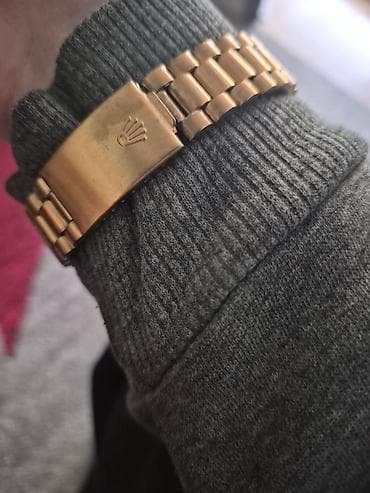 pandora narukvice privesci: Sat sa natpisima Rolex/Day-Date stila - Zlatna boja, metalno kućište i — 3