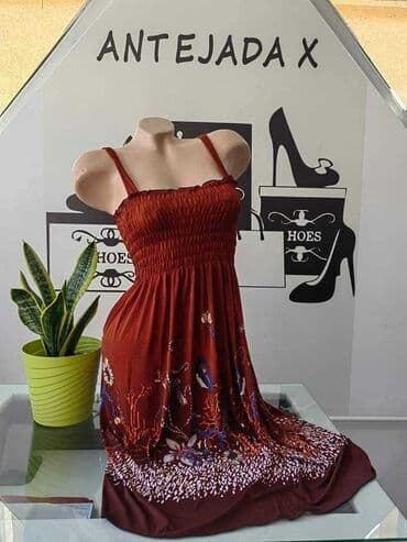 poliester i elastin haljina: Cena 1600 din.
L XL
Poliester — 2