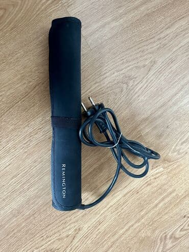set za sminkanje za devojcice: Remington pegla za kosu sa futrolom. Keramicka. Ispravna, radi na 200 — 1