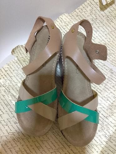ugg 35 broj: Fratelli Babb,sandale,broj 40,Nove!Cena 2000 dinara! — 2