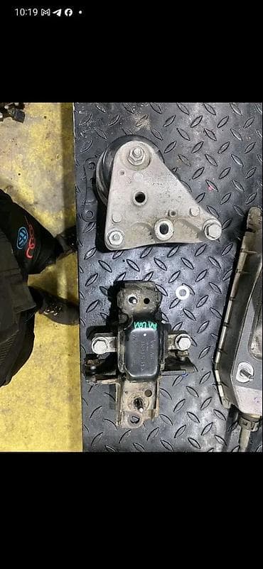 rolsue cena: NOSACI MOTORA LEVI I DESNI AUDI A1 | audi delovi 06******** — 2